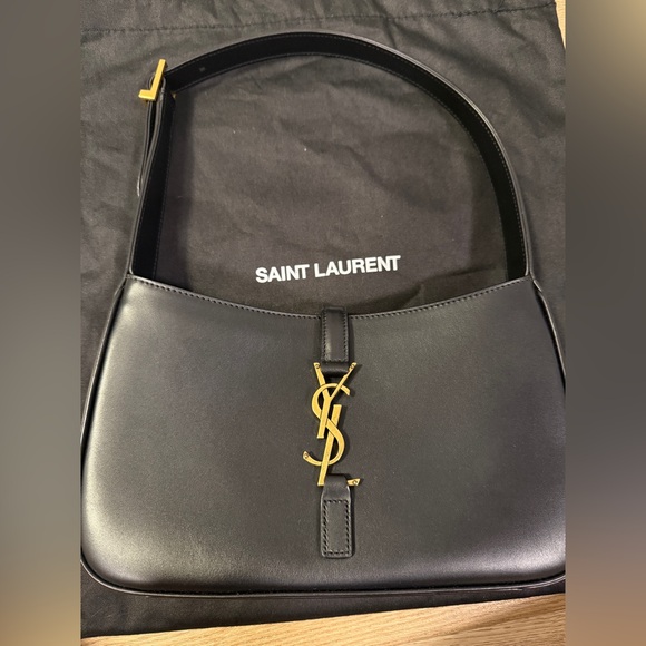 Saint Laurent Le 5 a 7 Shoulder Bag - Picture 2 of 10